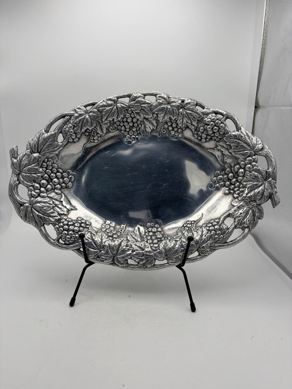 Arthur Court Oval Grape Serving Tray Dish 1990 Signed 13"x 9” PreOwned
